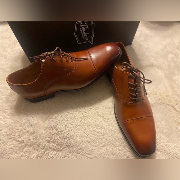 Florsheim Other - New in box Florsheim men’s cap-toe Oxford cognac 11528-221 size 9.5